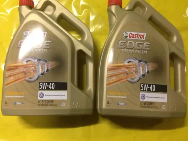  Castrol EDGE TITANIUM FST 5W-40 Motoröl 10 Lite
