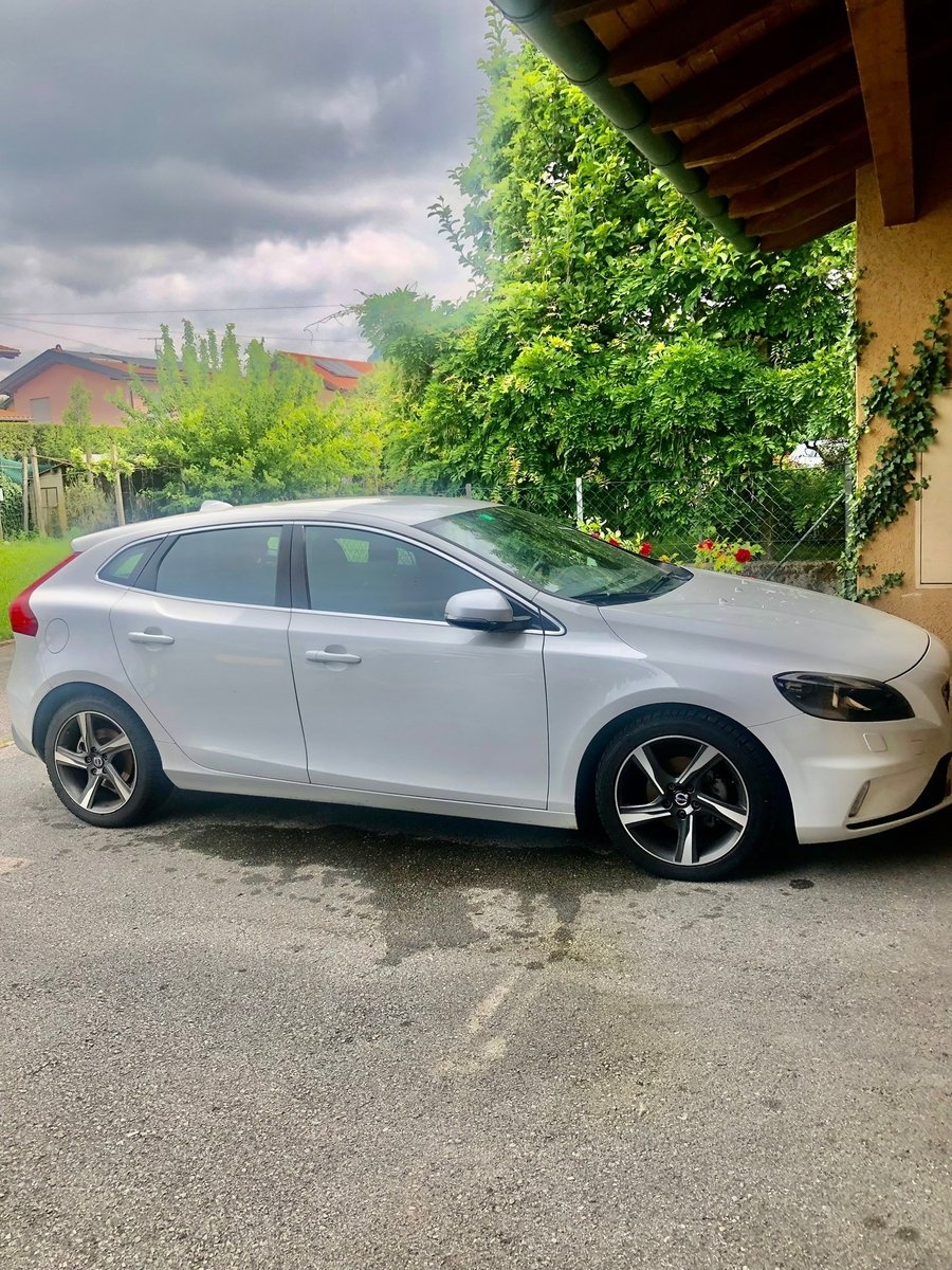 volvo v40 2.0 d2 kinetic s/s
