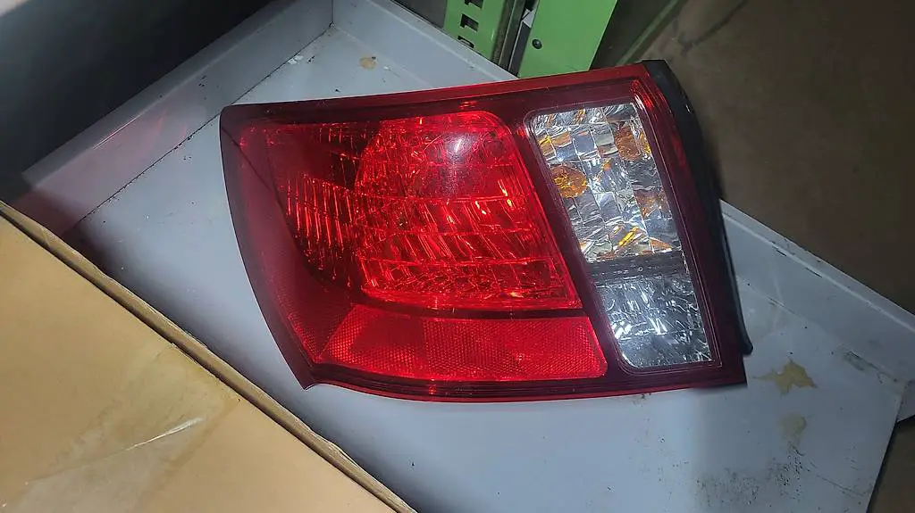 Subaru WRX STI GV 2011-2014 Heckleuchte links