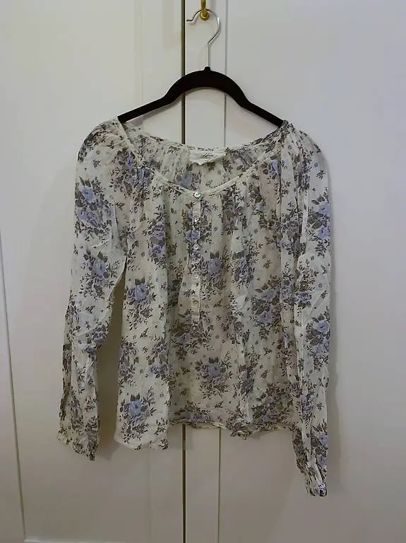 Bluse mit Blumenmuster (H&M, Grösse M)