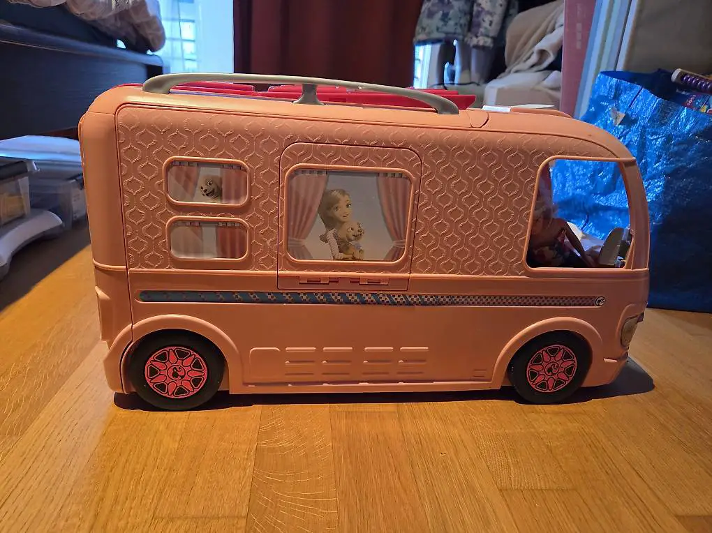 Barbiecamper mit Zubehör