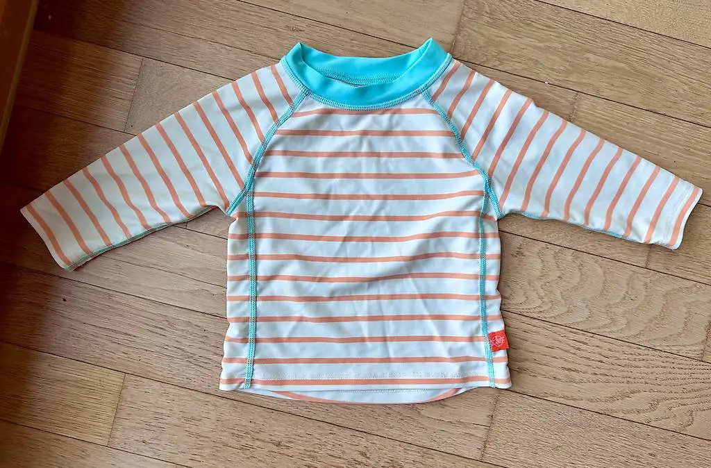 Badeshirt/UV-Shirt der Marke Lässig