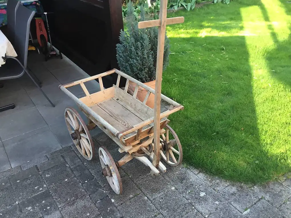 Leiterwagen alt: kaufen Sie dieses Leiterwägeli im Originalzustand