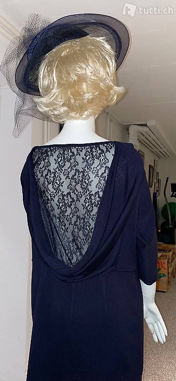 Élégante robe bleu foncé