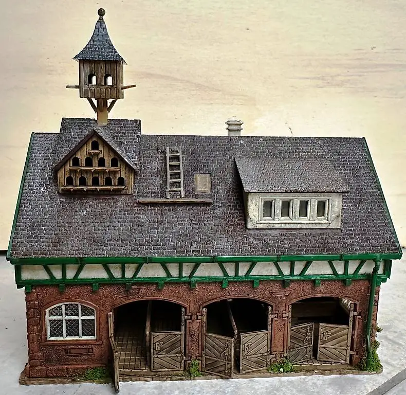 Pferdestall mit Taubenschlag von Vollmer 27008 - Spur HO