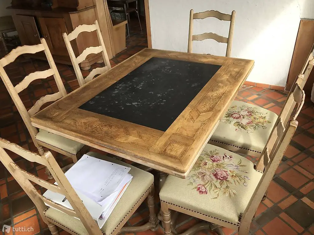 schöner antiker Tisch mit Schieferplatte und 8 Stühle