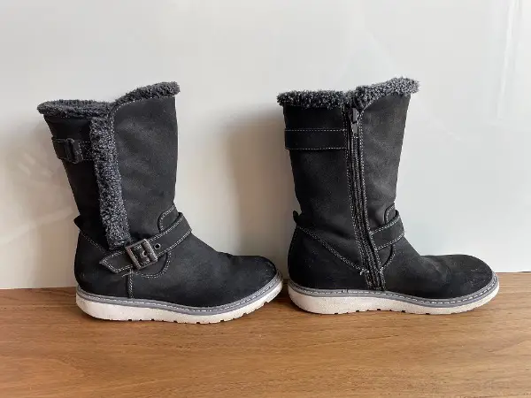 Esprit: Schmucke gefütterte Winterstiefel, Gr. 32