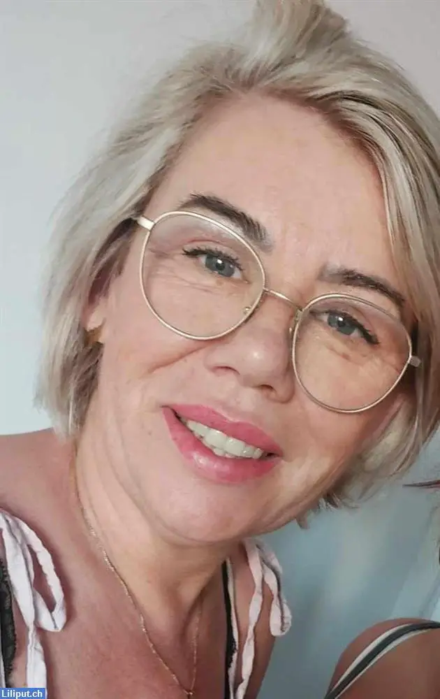 Herzliche Betreuerin suche Arbeit als Alten- und Krankenpflegerin