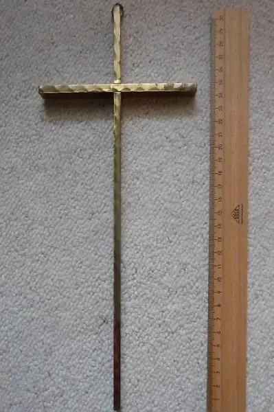 Kreuz aus Messing