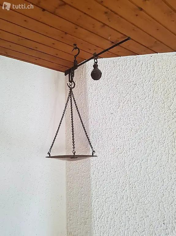 Waage Hängewaage antike alte Waage