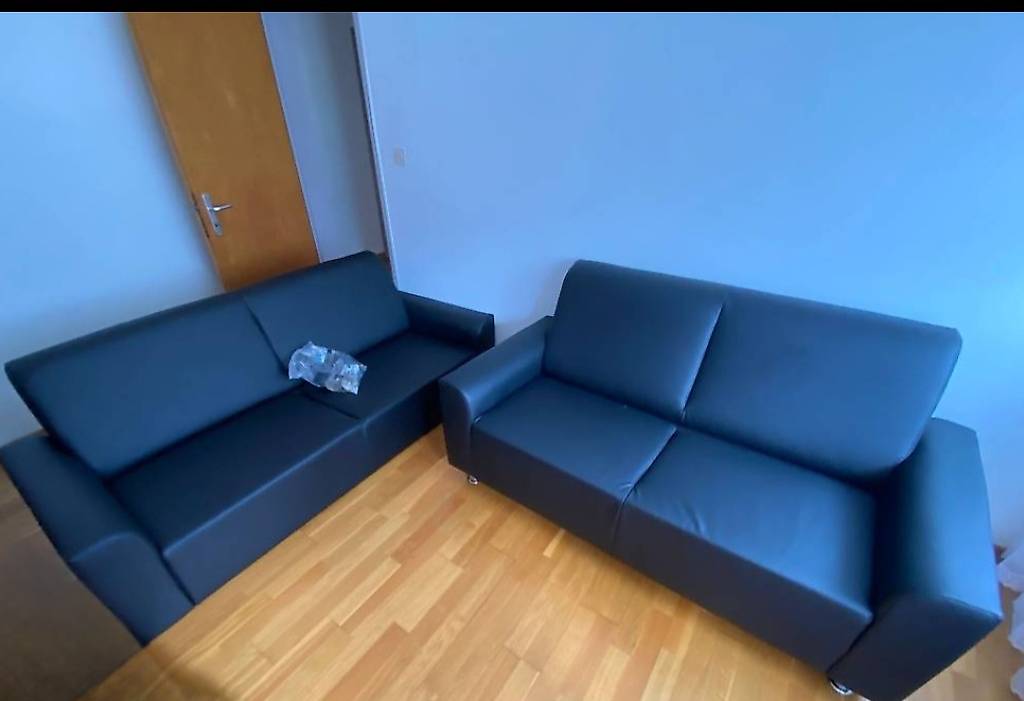 Divani in pelle nera