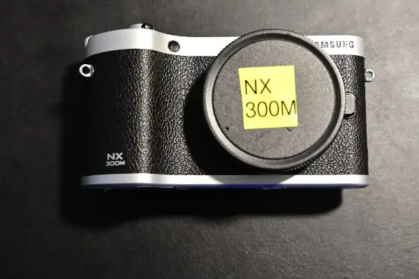 Zu verkaufen: Samsung Kamera NX 300M mit zwei Objektiven