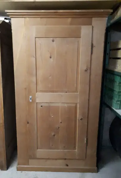 Möbelstücke zum Restaurieren