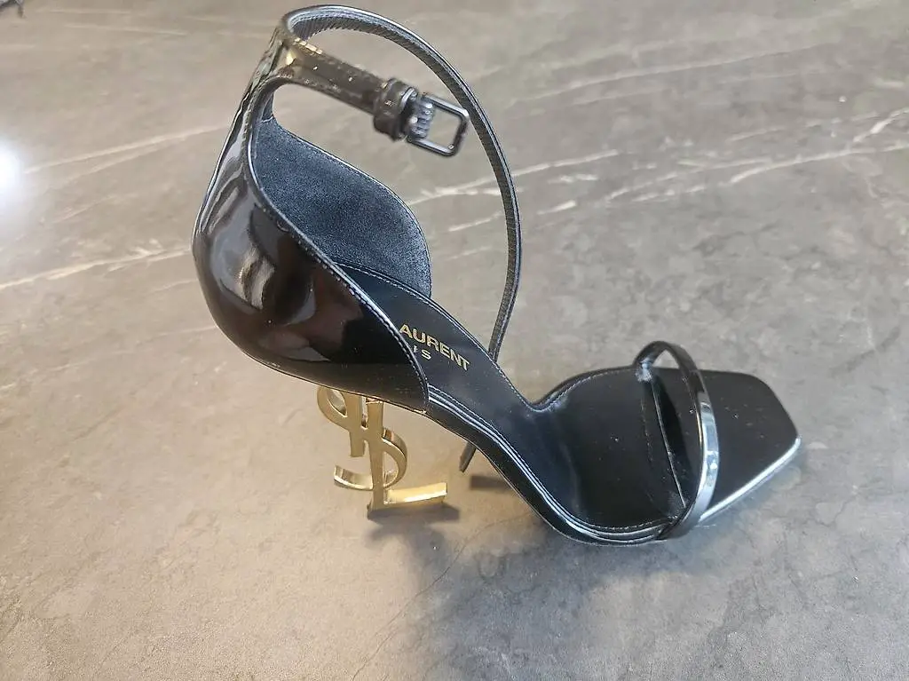 Yves Saint Laurent Neuwertig