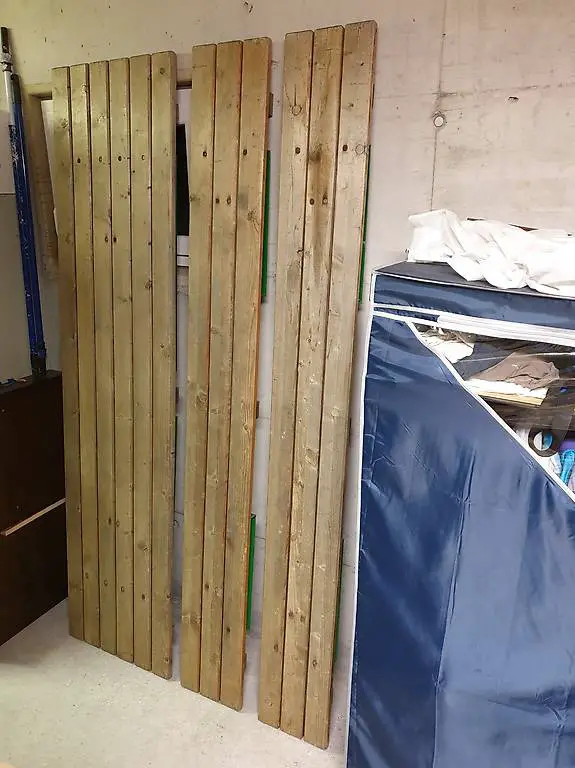 Festbank Garnitur, 2x Bänke und 1x Tisch, sehr guter Zustand