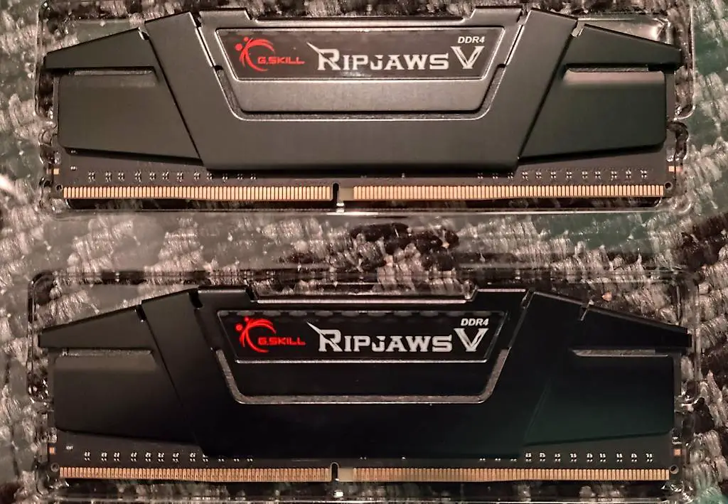 ripjaws v (2 x 8 gb) ddr4-3200 cl16 1,35v f4-3200c16d-16gvkb