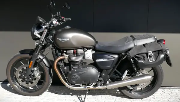 Triumph Street Twin 900