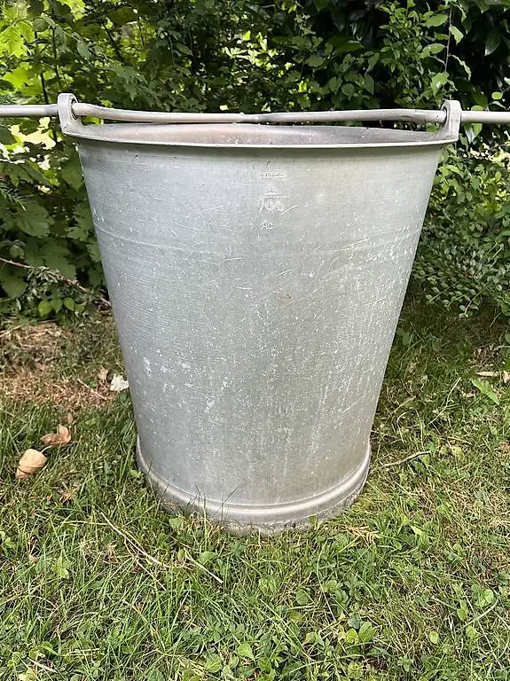 Grosse Milchkanne als Pflanzen Deko 70L