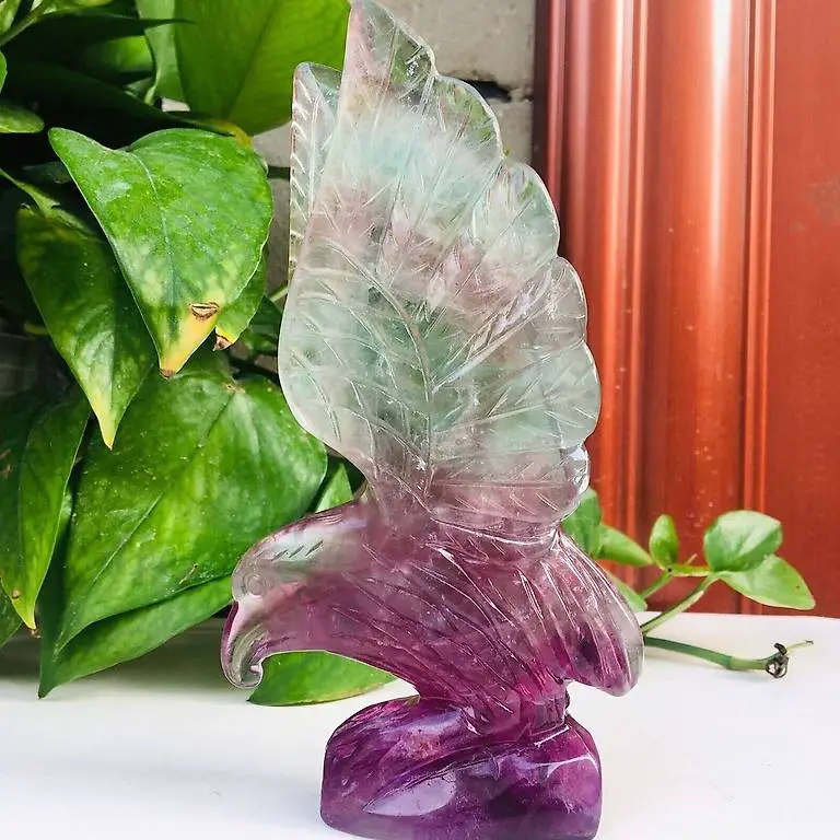 NEU: Fluorit Edelstein Adler Statue 619 Gramm keine Kette