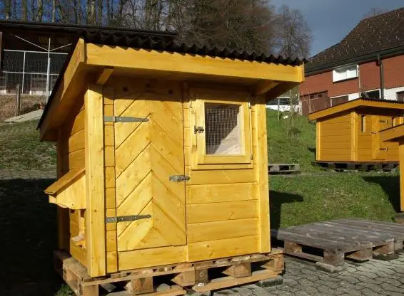 Hühnerstall für 2-6 Hühner zu verkaufen