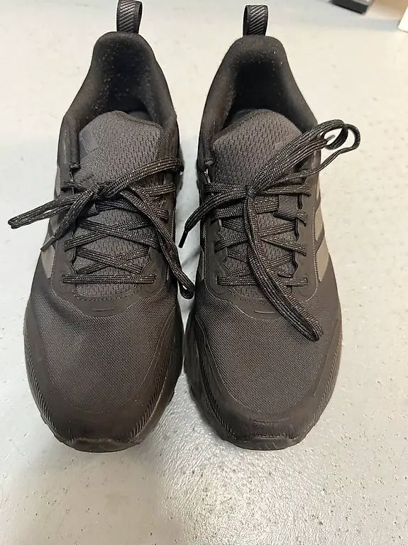 Adidas Laufschuhe Grösse 42