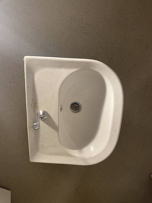 Waschbecken / Lavabo