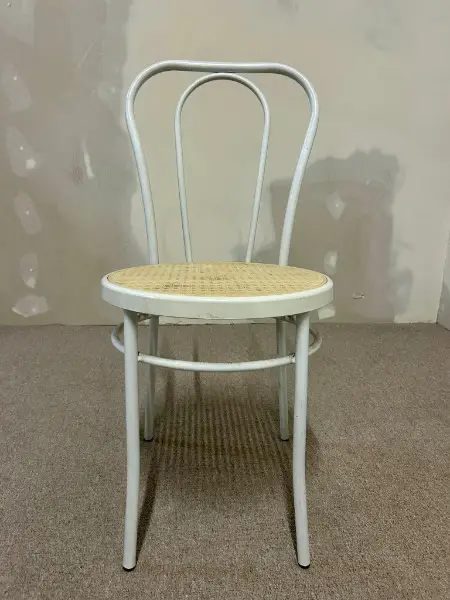 Bistrostuhl in Weiss im Stil von Thonet