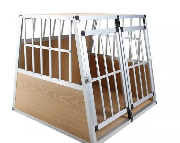  Doppelhundebox geneigte Rückseite hellbraun