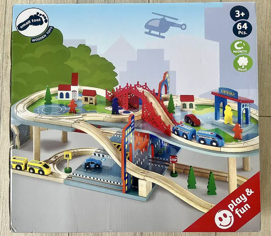 Ferrovia in legno Small Foot/ Eisenbahnlandschaft aus Holz