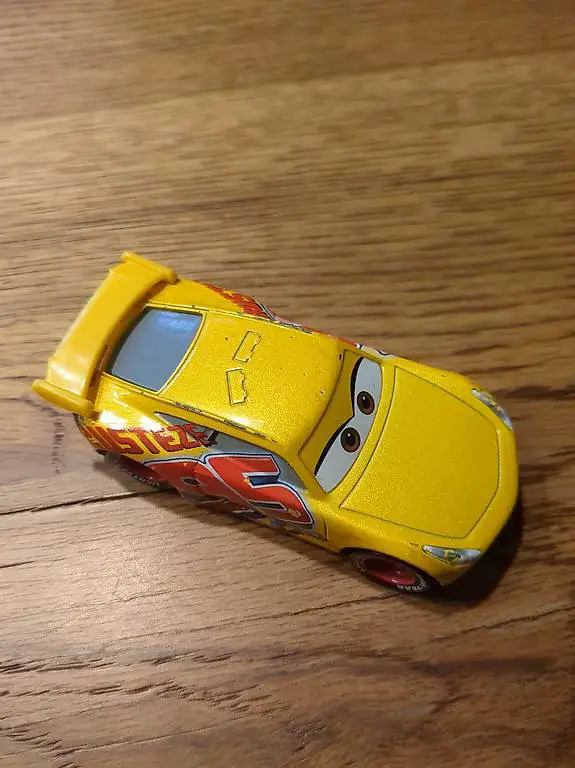 Spielzeugauto gratis abzugeben