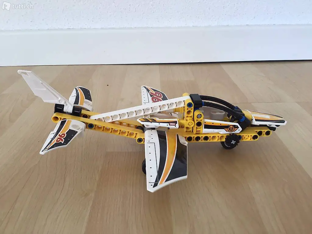 LEGO TECHNIC Düsenflugzeug