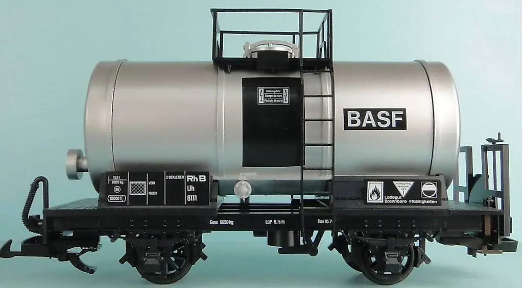 LGB 4040 C Kesselwagen "BASF" RhB