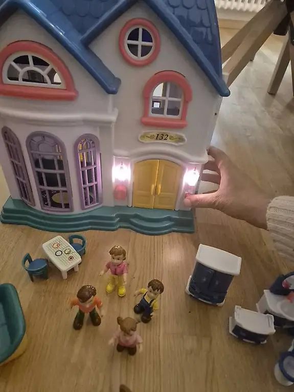 Spielhaus mit Licht und Geräusche