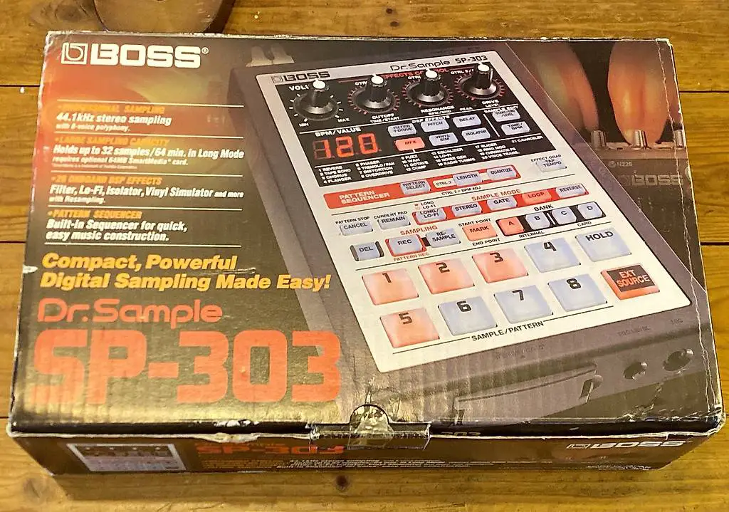 Boss Dr. Sample SP-303