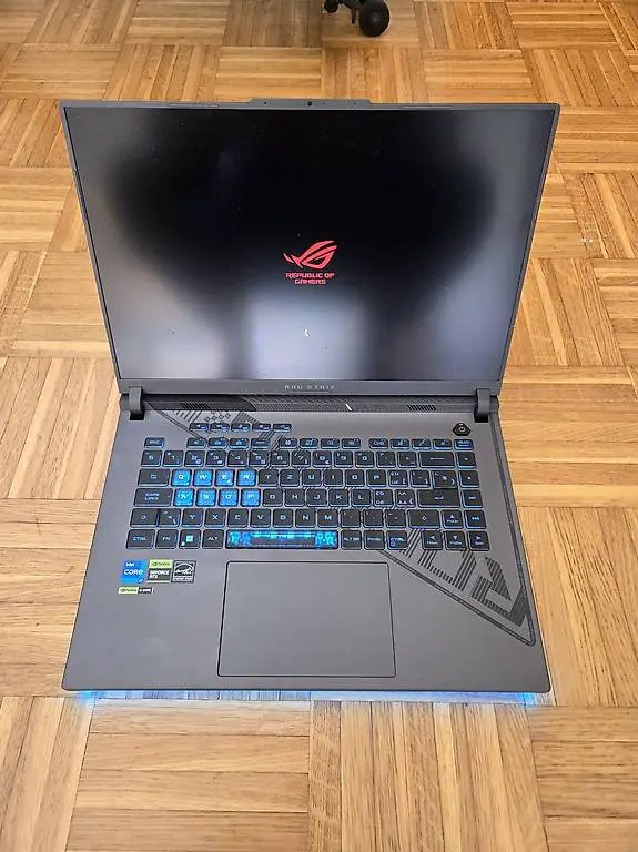 ASUS ROG Strix G16 (4060 / i7) - Like new, stil in warranty