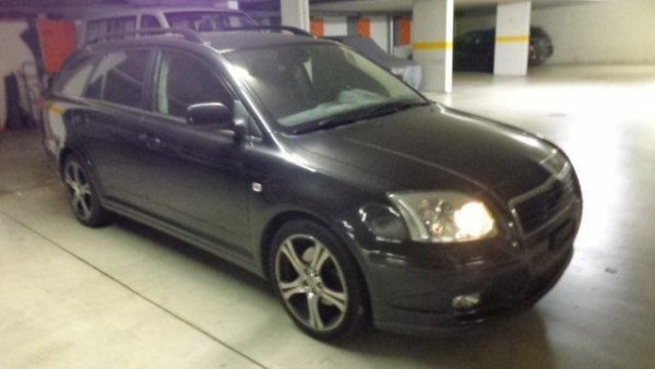 Toyota Avensis 2, 0 Automat Mit Ahk Jg 2004 zu verkaufen