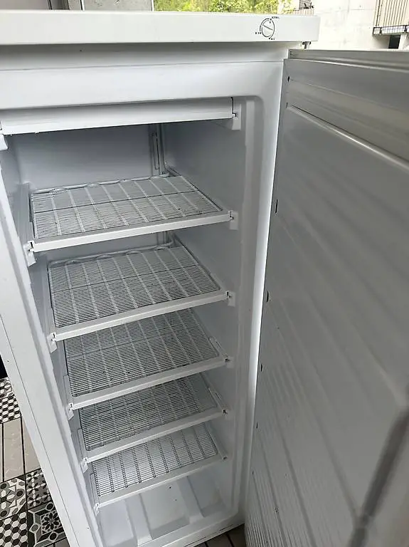 Tiefkühlschrank