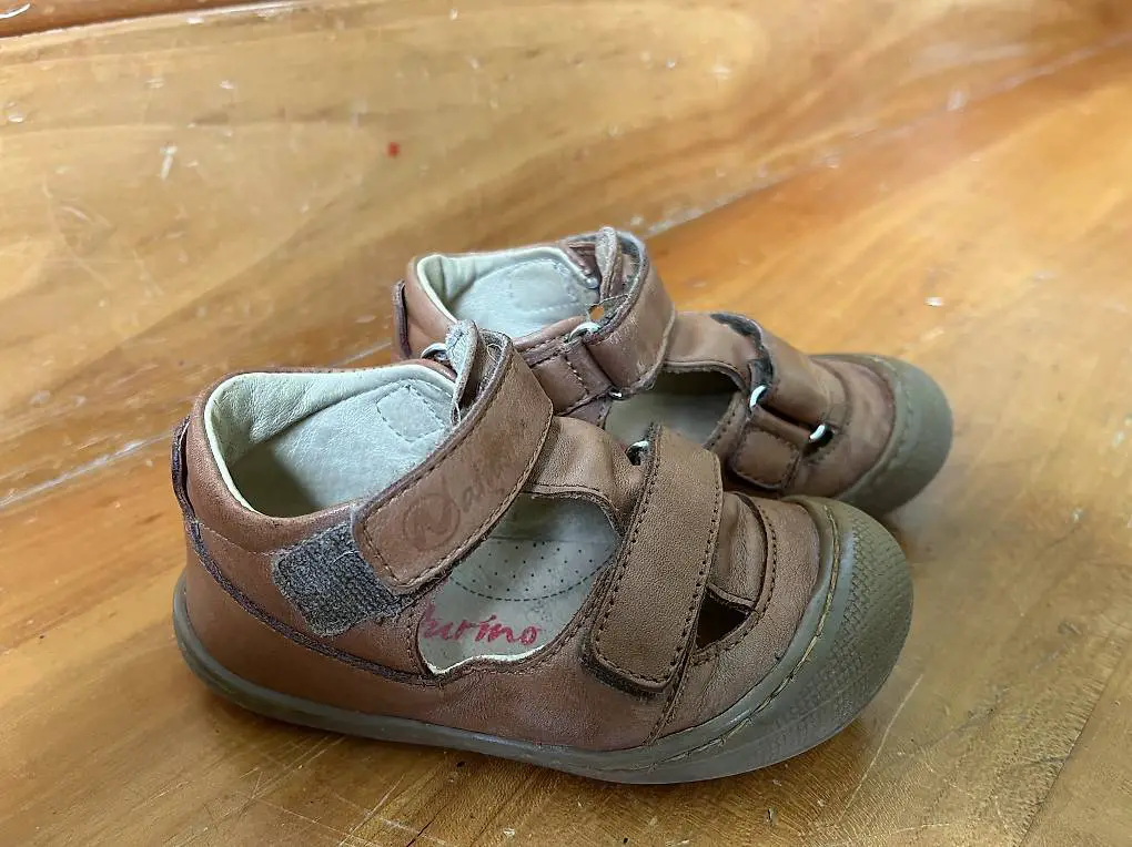 Naturino Sandale Gr 24