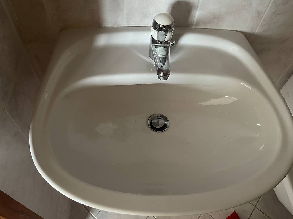 Lavabo con miscelatore