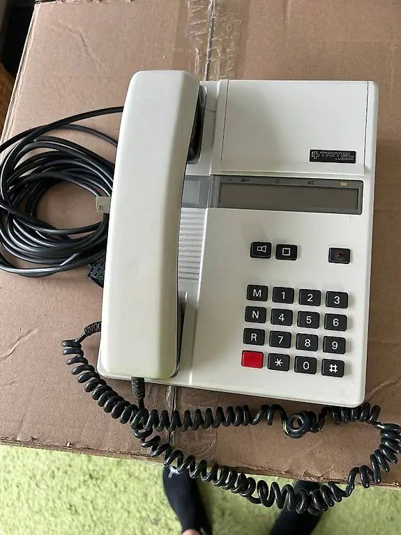 Altes PTT Tritel Lugano Telefon mit Sperrschlüssel analog