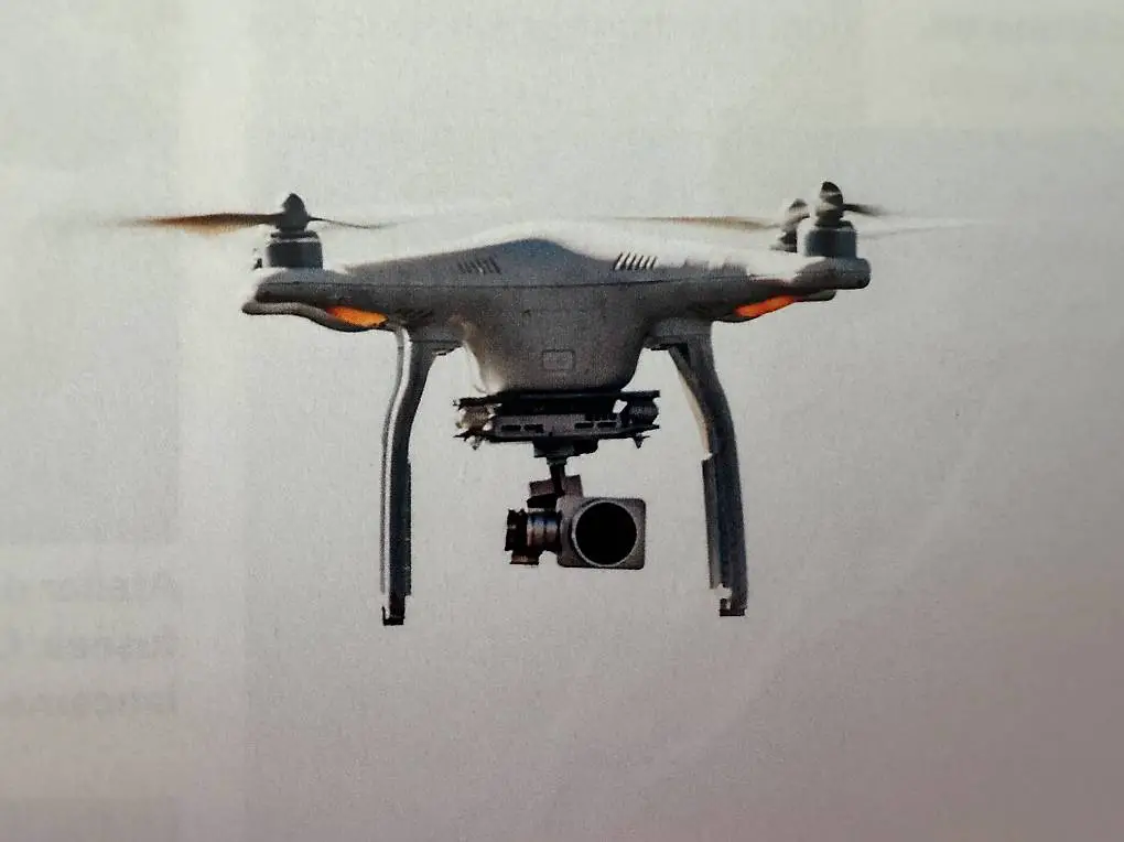 DJI Phantom 3 Professional, 4 Akkus, Koffer, GARANTIE