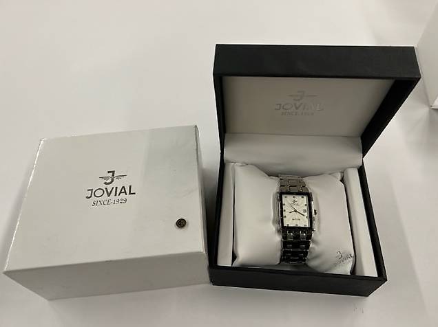 Damenarmbanduhren aus Hausauflösung