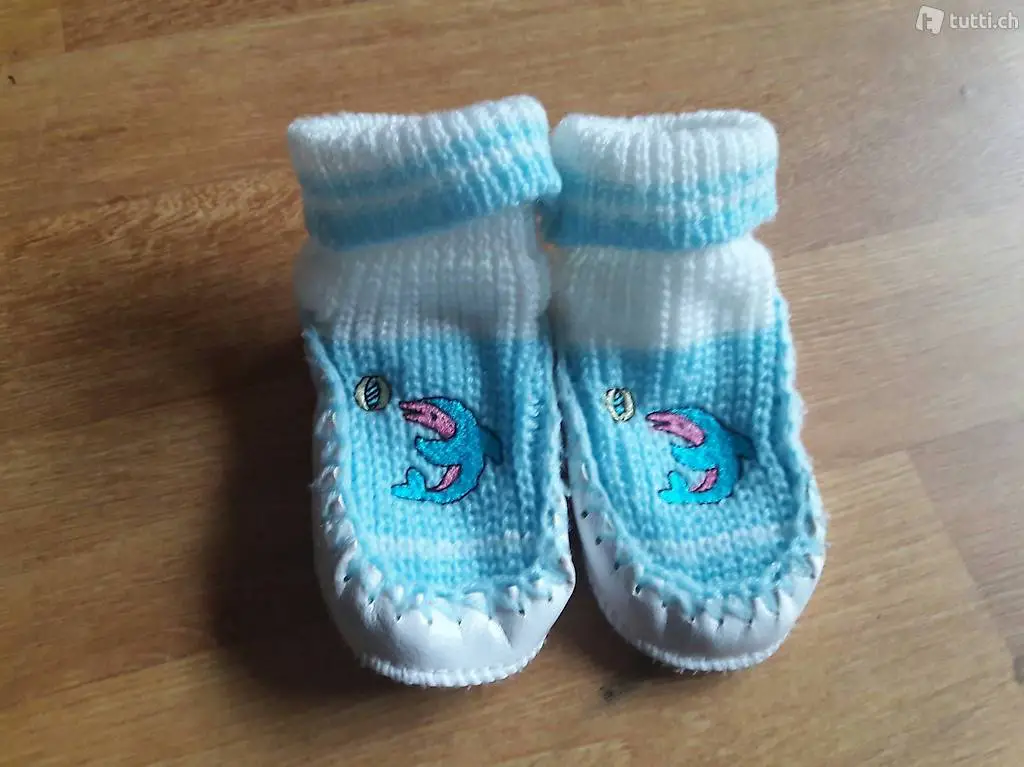 Baby Hausschuhe/Sockenfinken (Versand + Fr. 3 )