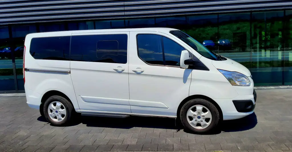 FORD Tourneo C Bus 310 L1 2.0 TDCi 130 Titanium