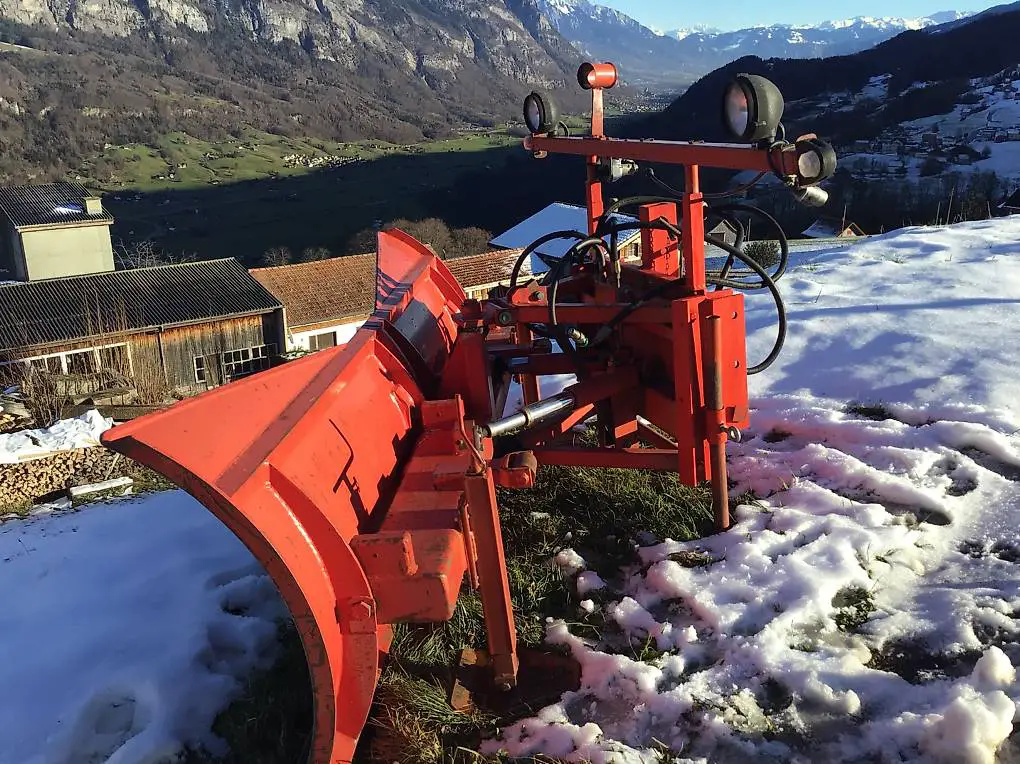 Schneepflug 2.4m Breit