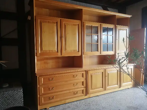 Kirschbaum Schrank mit gestemmten massiven Rahmen