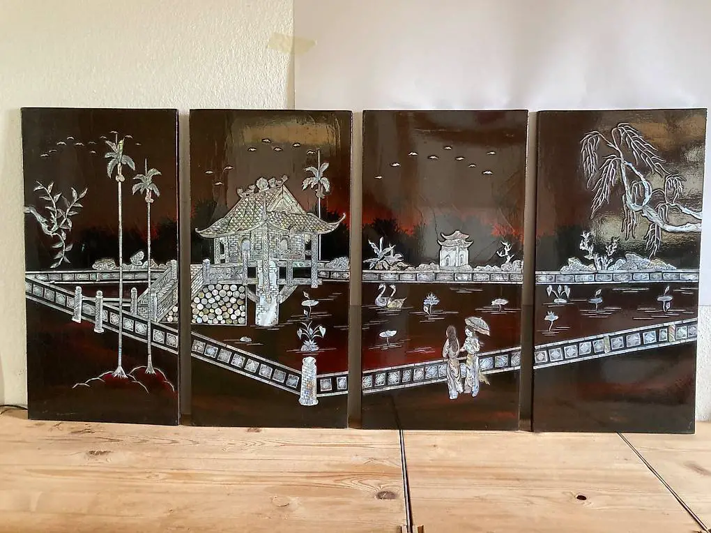 Wandplatten aus Holz mit Perlmuttereinlagen