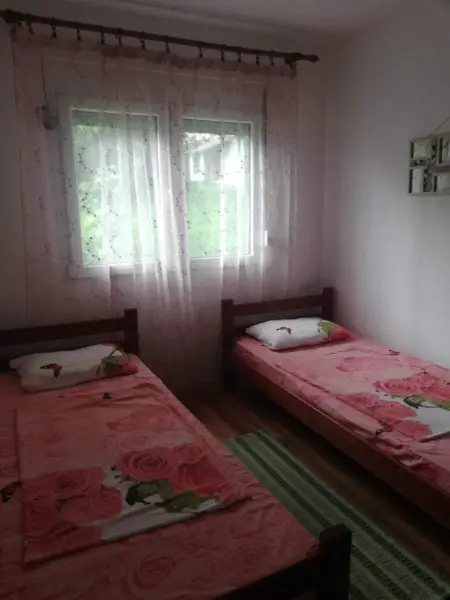 Haus im Wald 100m2 Grund 23000