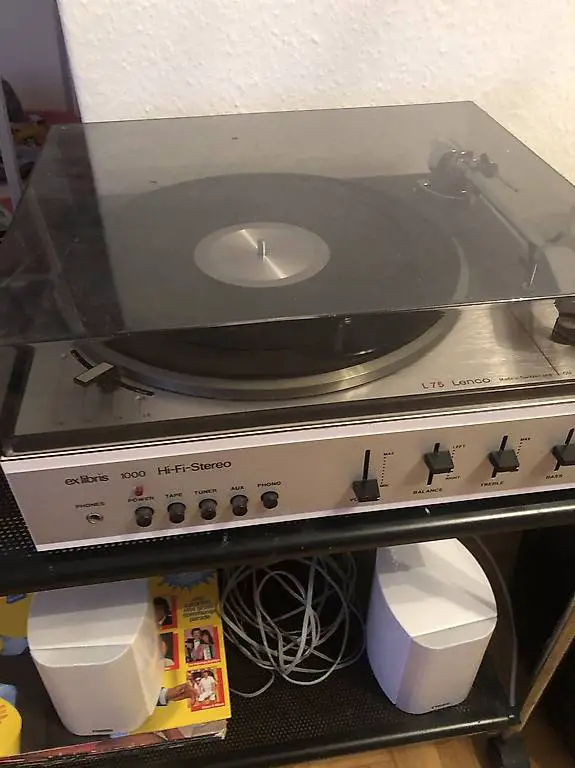 Plattenspieler mit boxen