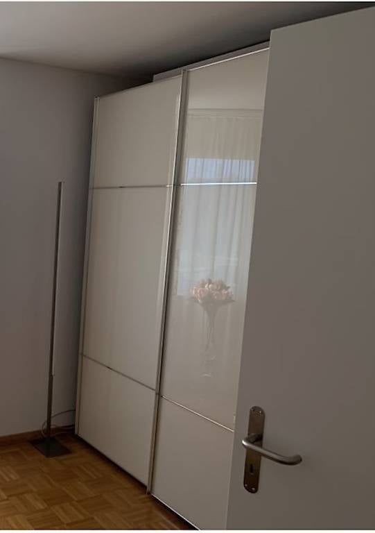 Schiebetürenschrank